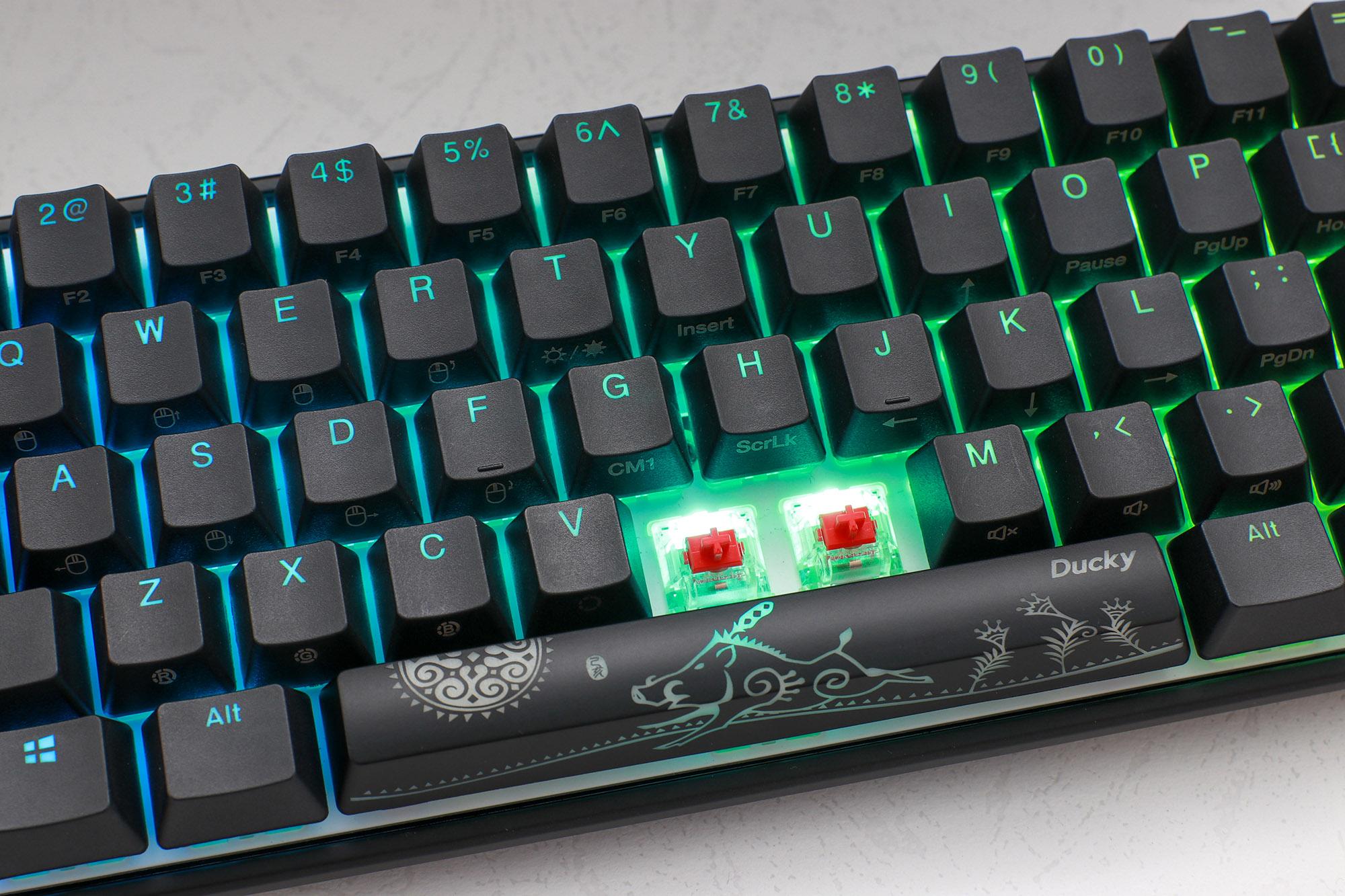 Teclado Gamer Ducky Mecha Mini V2 Rgb Kailh Box Brown Switch Mecanico Iso Sp