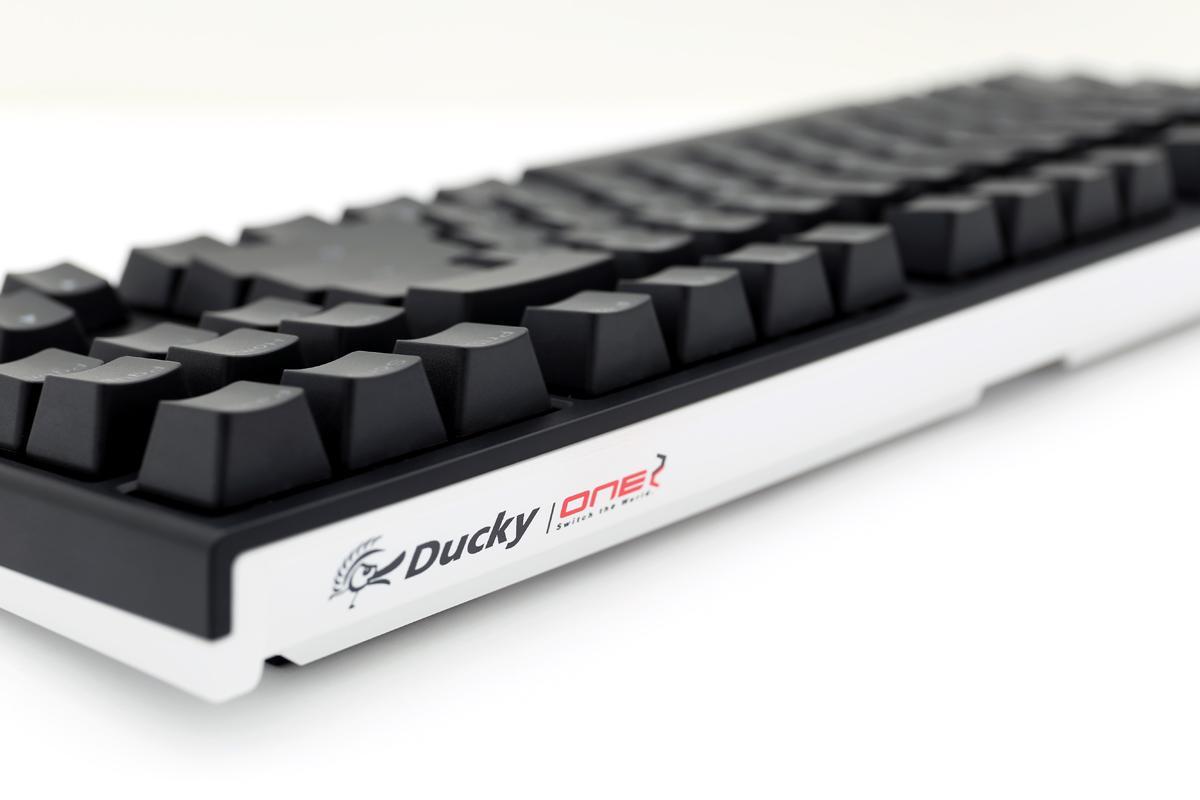 Teclado Gamer Ducky One 2 Rgb Tkl Black Kailh Jade Switch Double Shot Pbt Mecanico