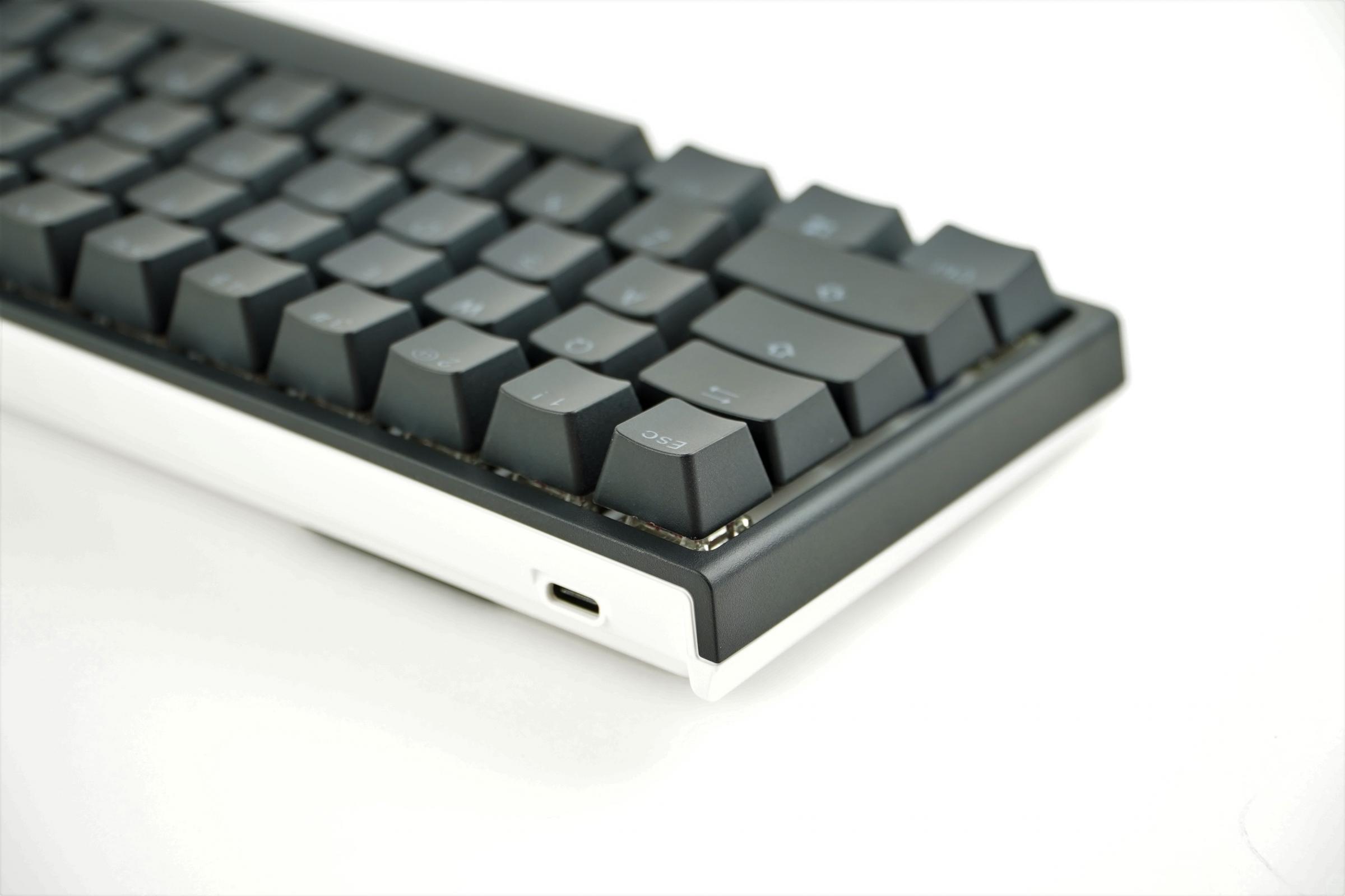 Teclado Gamer Ducky One 2 Sf Rgb Cherry Mx Red
